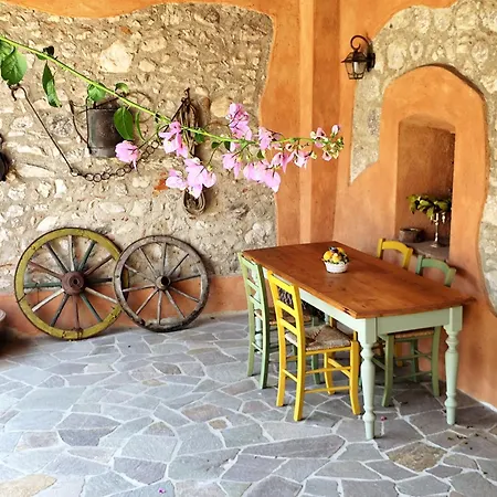 Il Borgo * Polpenazze del Garda